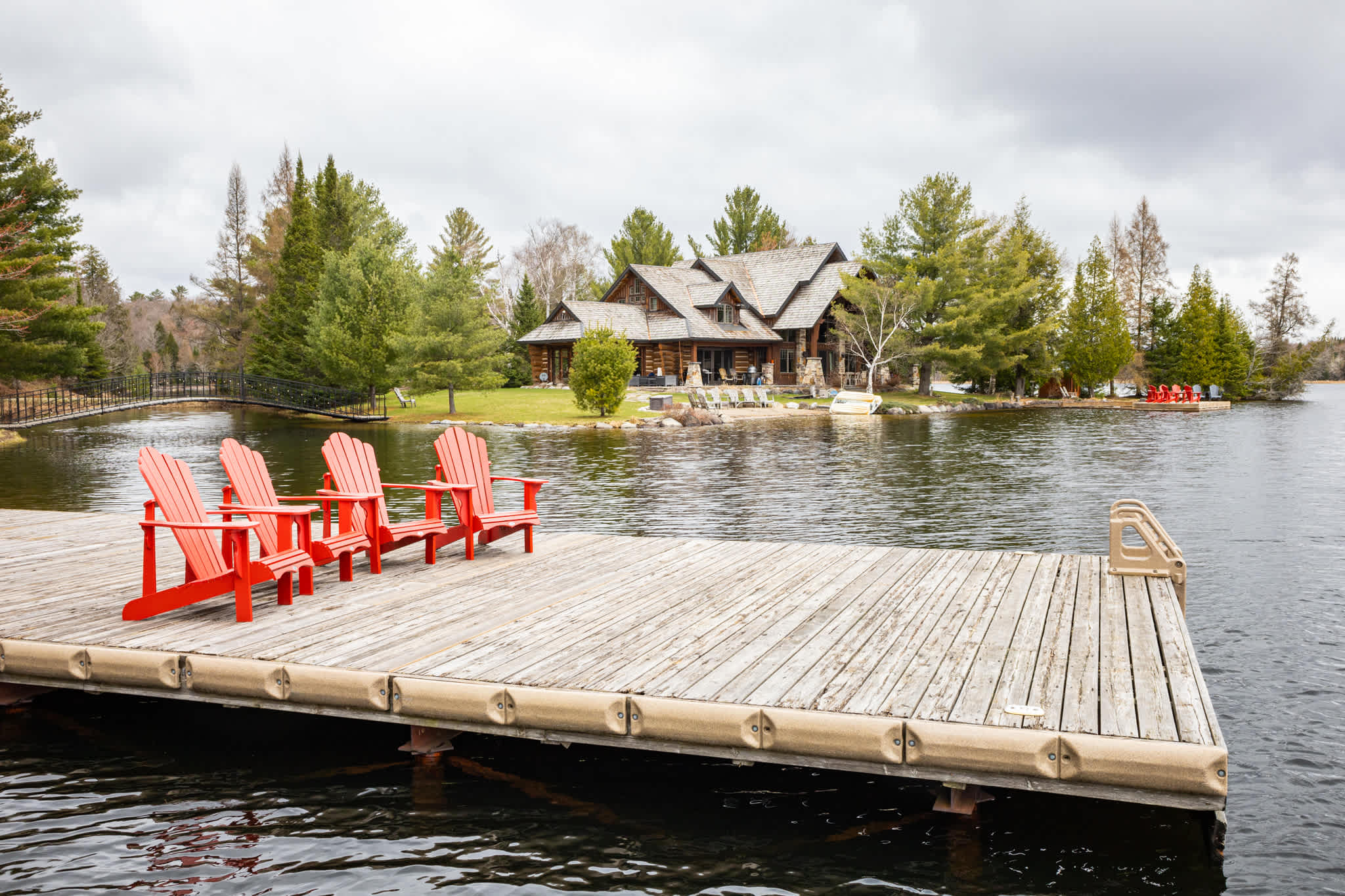 410 Lorimer Lake