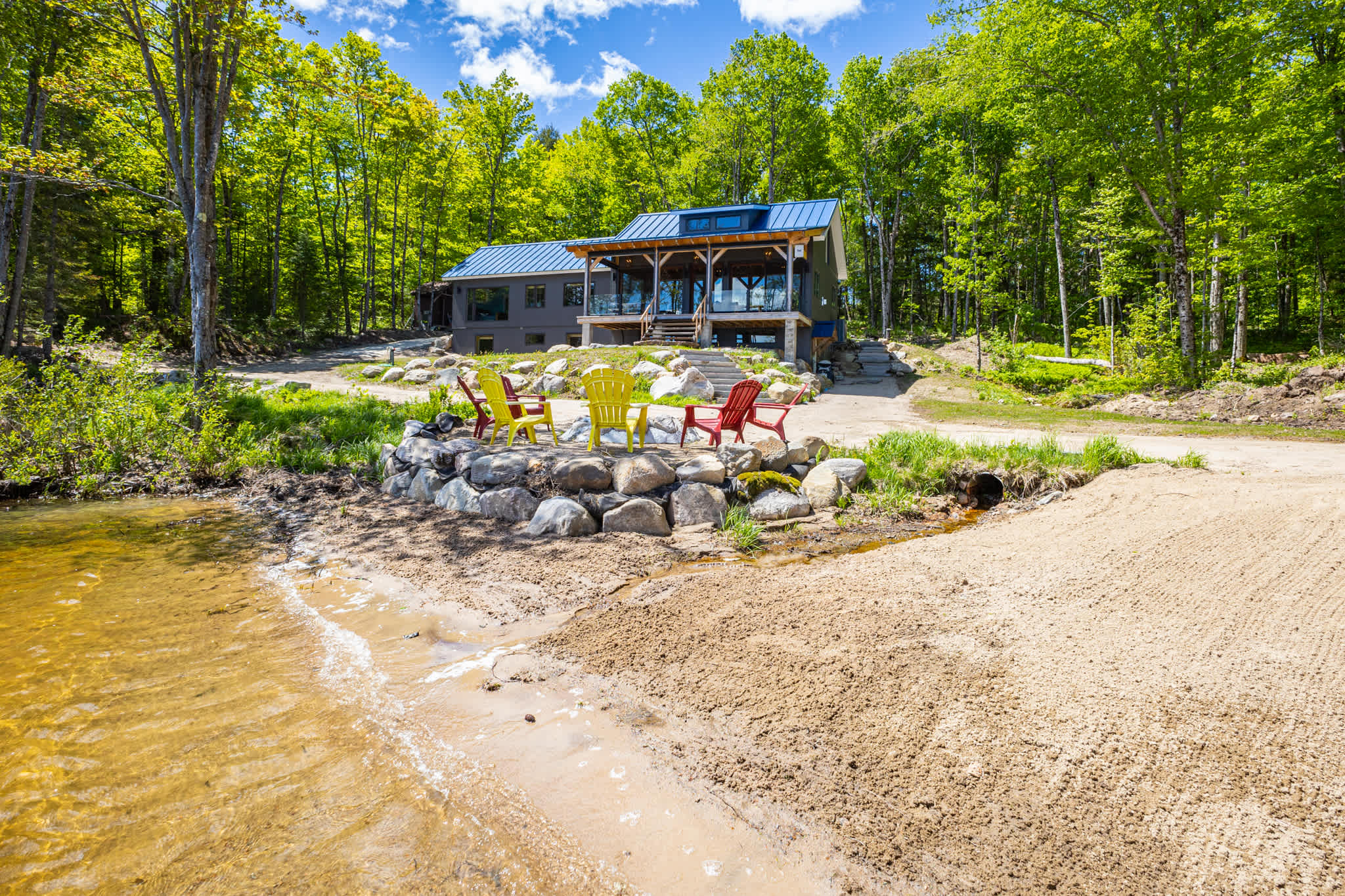 400 Deer Lake