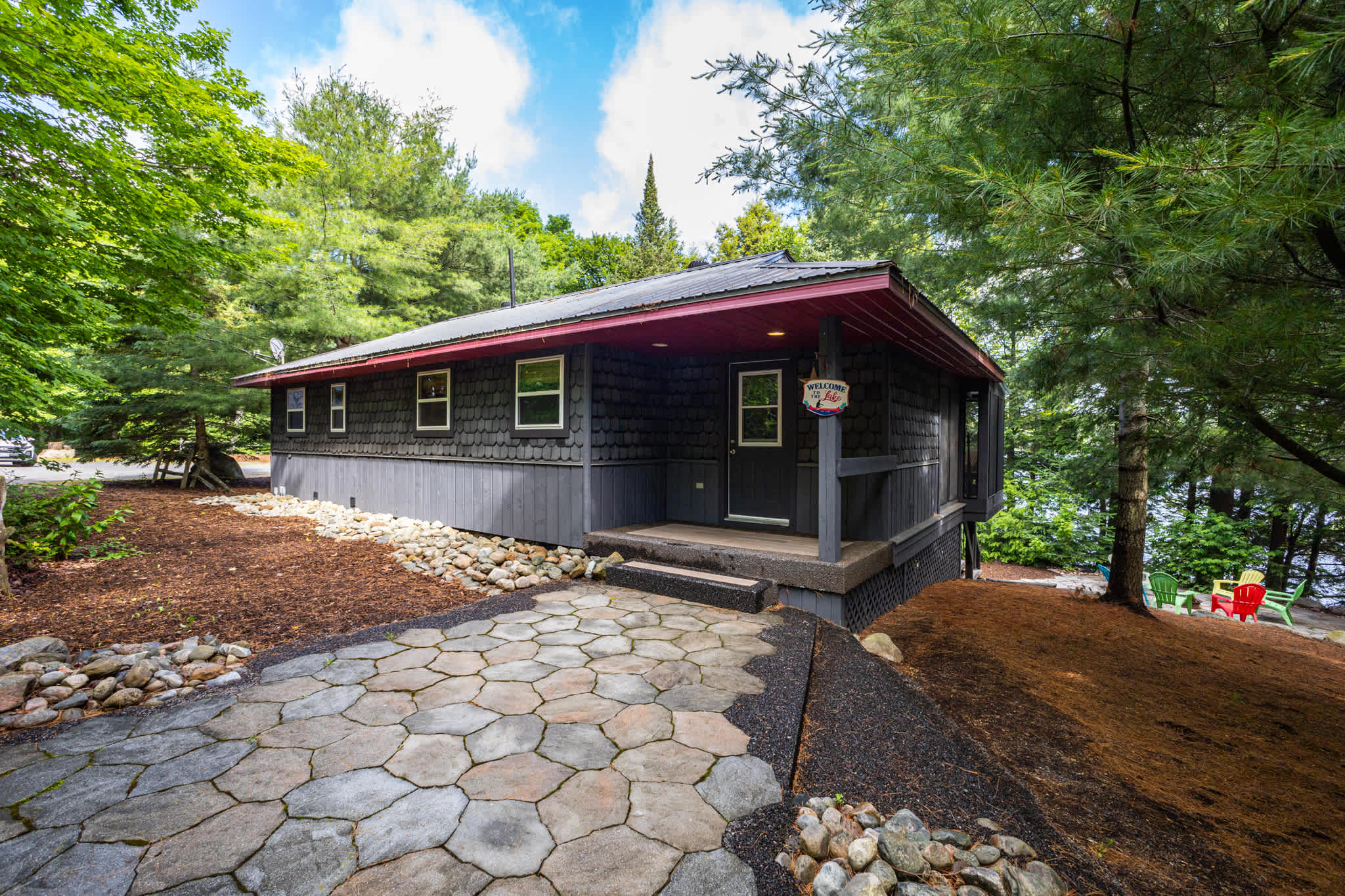 487 Deer Lake
