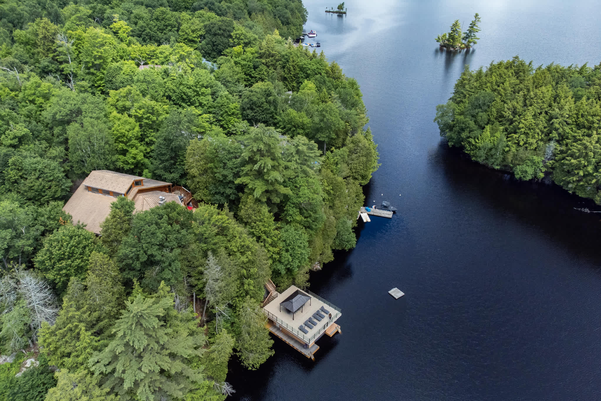 421 Manitouwabing Lake