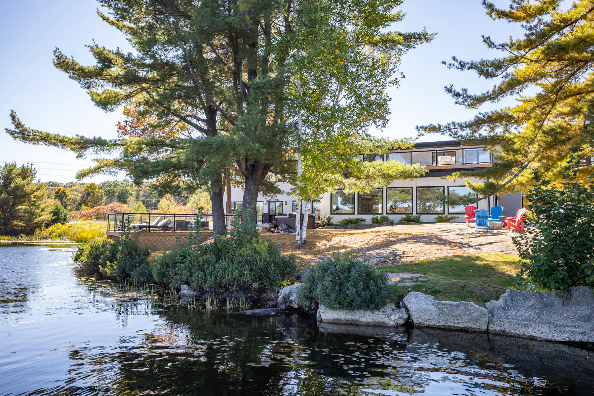 710 Oastler Lake