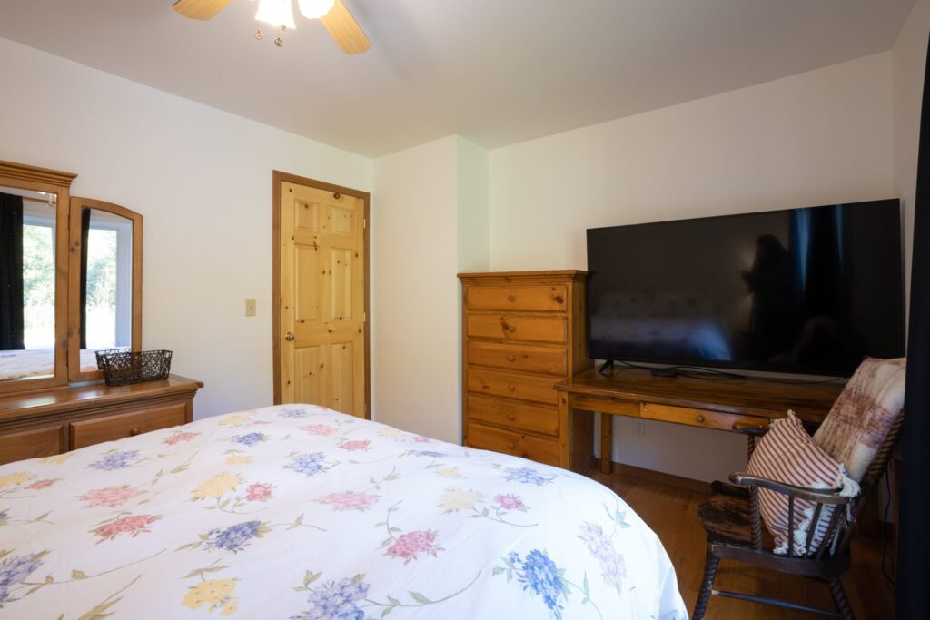 Cottage 920 for Rent on Lake Simcoe near Orillia in County of Simcoe