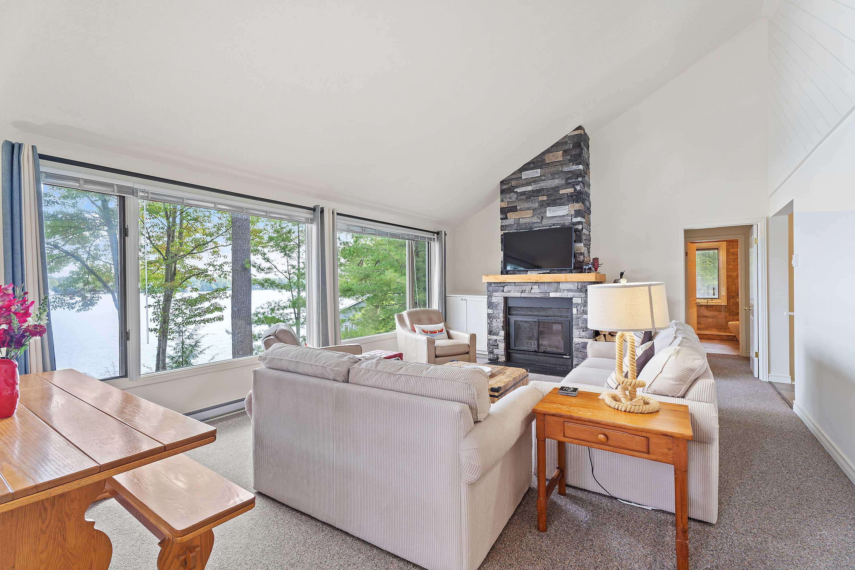 252 Lake Muskoka