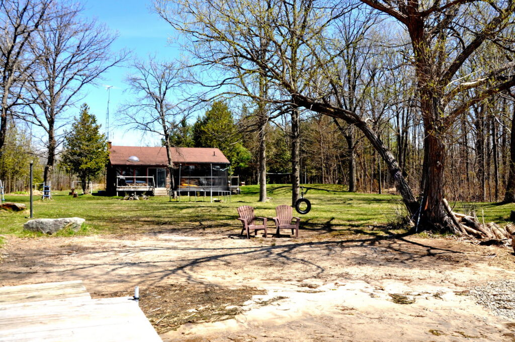 Cottage 501 for Rent on Bay near Waubaushene in County of