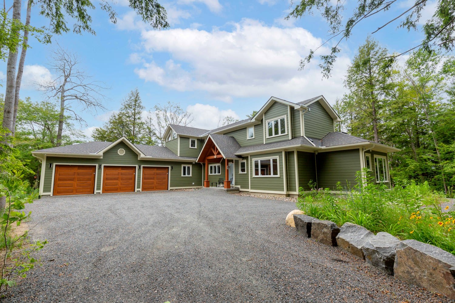 Cottage 714 for Rent on Oastler Lake near Parry Sound in Parry Sound