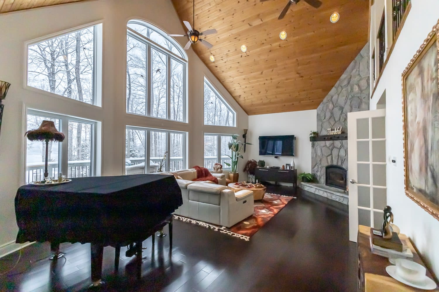 Cottage 621 for Rent on Otter Lake near in Haliburton County Ontario