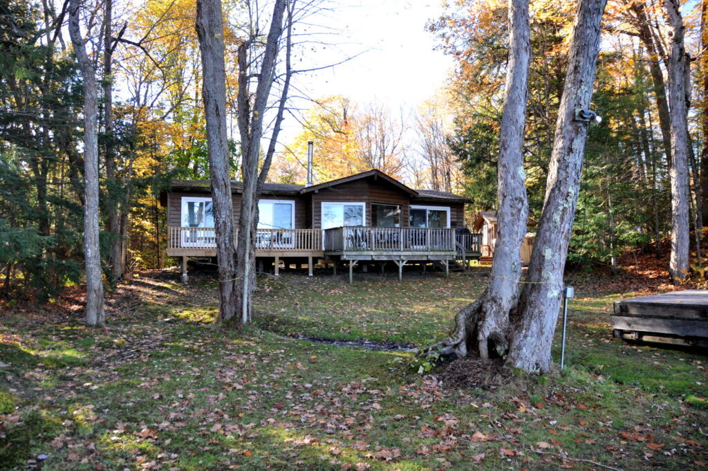 Cottage 247 for Rent on Morrison Lake near Gravenhurst in Muskoka Ontario