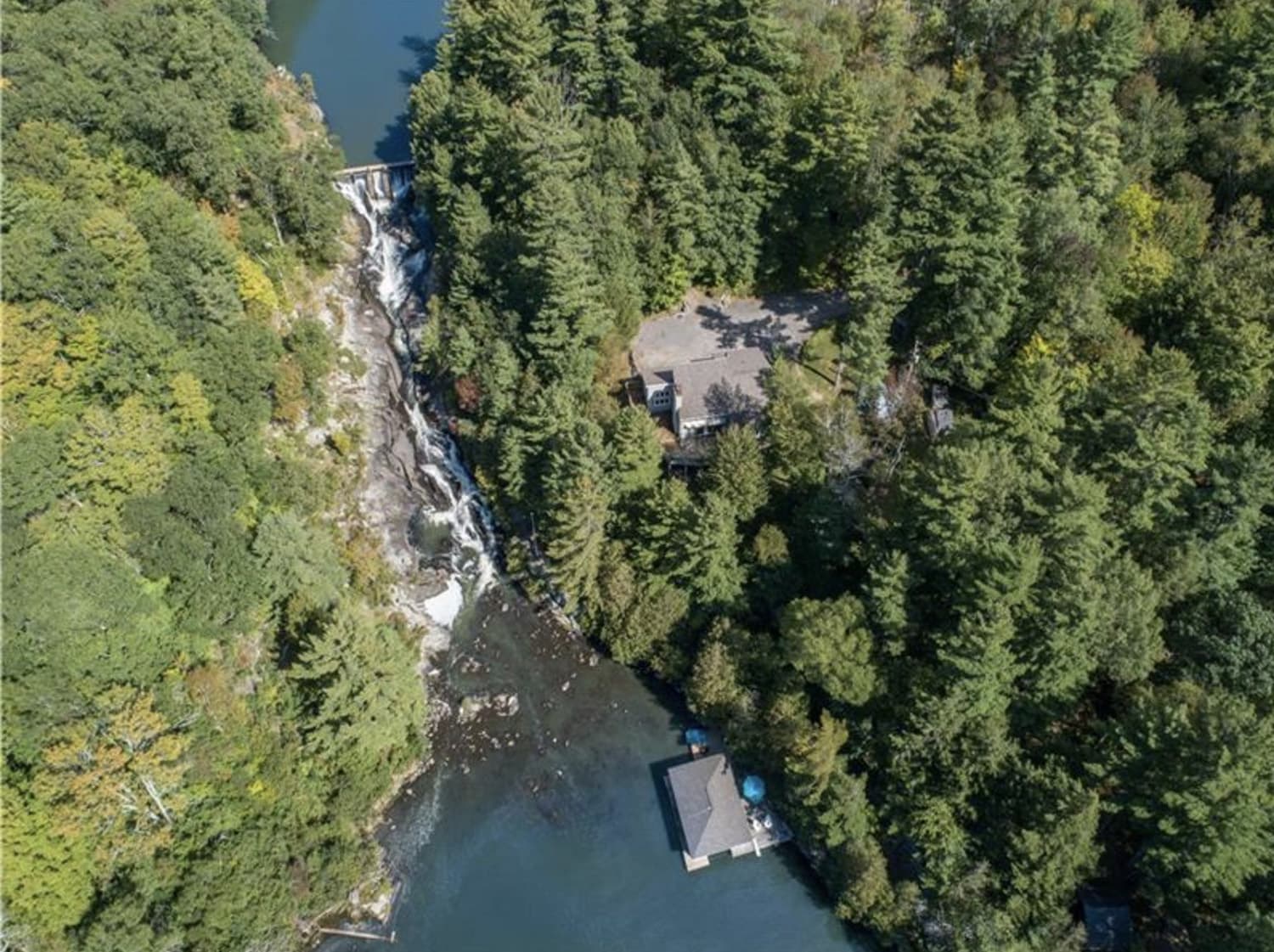 Cottage 260 for Rent on Lake Rosseau near Port Carling in Muskoka Ontario